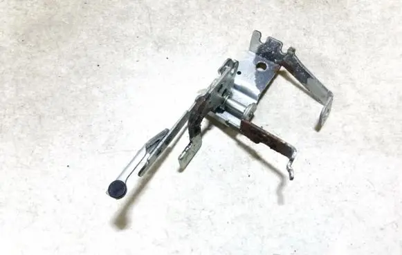 Subaru Impreza III Fuel tank opening switch 