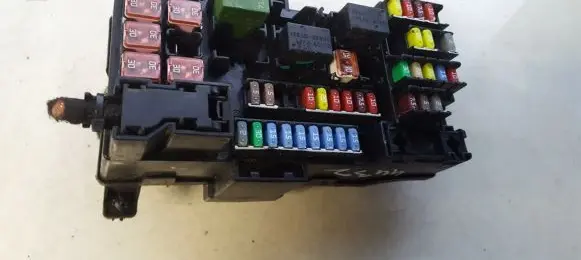 Opel Mokka Fuse box set 621092612 6-2109261-2