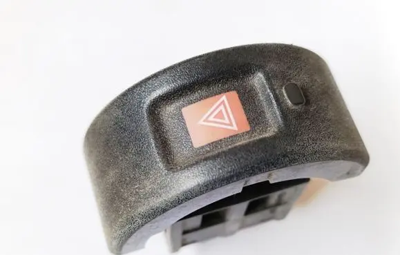 Opel Astra G Hazard light switch 09131729