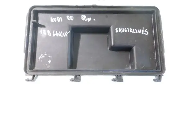 Audi 80 90 B3 Fuse box cover