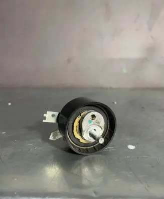Renault Captur II Belt tensioner pulley 130707668R