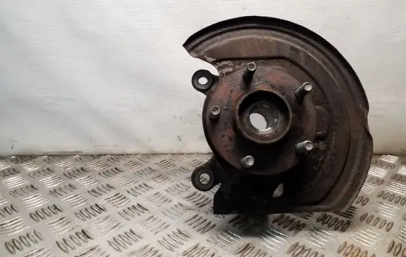 Nissan Juke I F15 Front wheel hub spindle knuckle