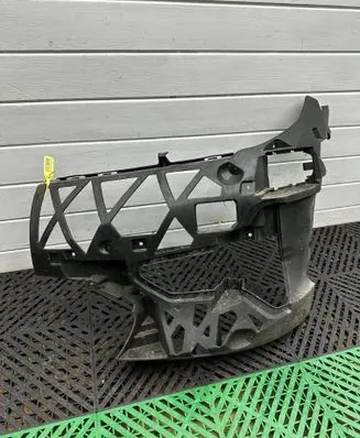 BMW 3 G20 G21 Front bumper mounting bracket 7422247