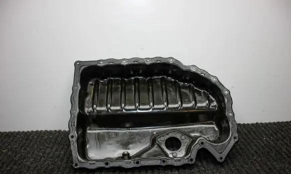 Audi Q3 8U Oil sump 06J103600AF