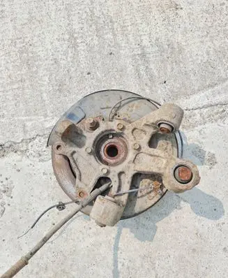 Suzuki Grand Vitara II Rear wheel hub spindle/knuckle 