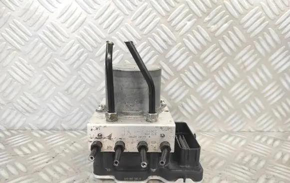 Toyota Yaris ABS Pump 0D780
