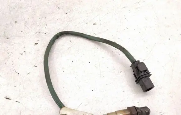 Mercedes-Benz C W204 Lambda probe sensor 0285017016 0258017016