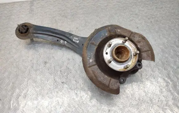 Rear wheel hub spindle/knuckle