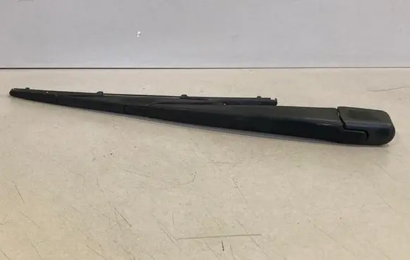 Hyundai i30 Rear wiper blade arm