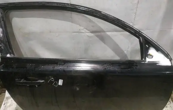 Volvo C30 Front door JUODOS