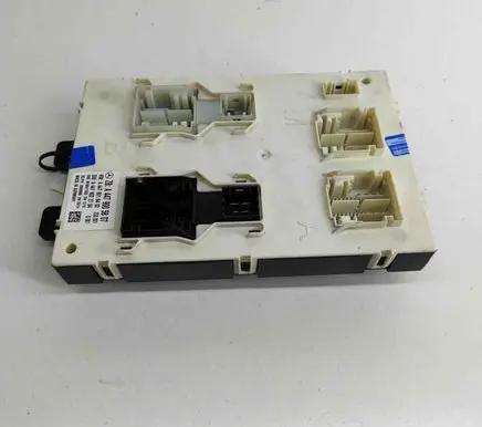 Mercedes-Benz Vito Viano W447 Central body control module A4479016402 A4479022704