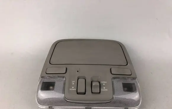 Subaru Tribeca Front seat light VC12028