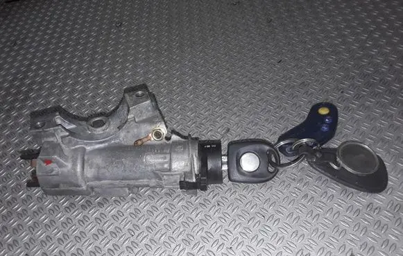 Volkswagen Golf IV Ignition lock 4B0905851C
