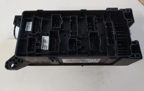 KIA Sorento Fuse module 911613E010 1006A19017 Y11