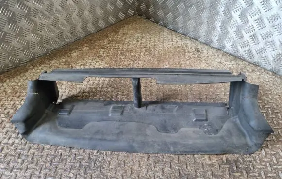 Ford Focus Intercooler air guide/duct channel BM518312AC
