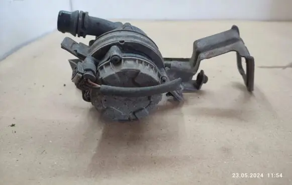 Mercedes-Benz C W205 Water pump