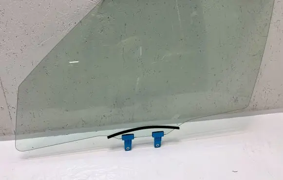 Suzuki Swift III Sliding door window/glass 