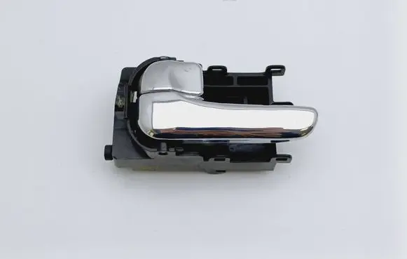 Nissan Primera Rear door interior handle