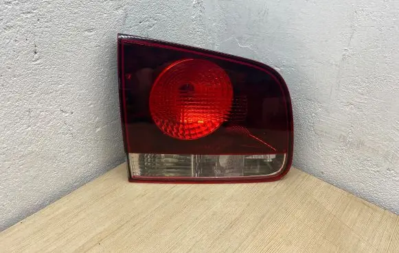 Volkswagen Touareg I Tailgate rear/tail lights 28269003
