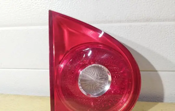 Volkswagen Golf IV Tailgate rear/tail lights 1K6945093F A00000488 028500104