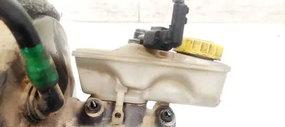 Volkswagen Polo IV 9N3 Master brake cylinder