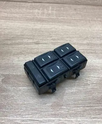 Ford Mondeo Mk III Electric window control switch 3S7T14A132BA 03163453