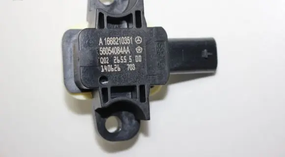 Mercedes-Benz GL X166 Airbag deployment crash/impact sensor A1668210351