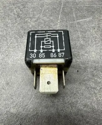 Audi A4 S4 B5 8D Other relay 443951253J
