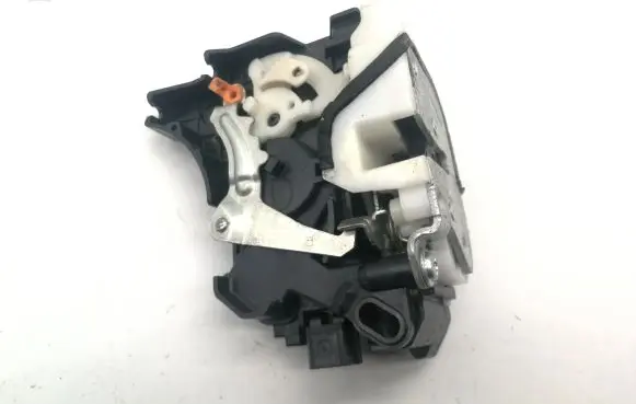 Mitsubishi Grandis Front door lock