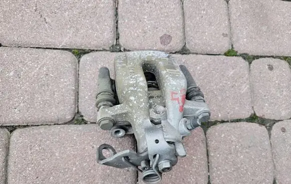 Opel Crossland X Rear brake caliper 11TYS