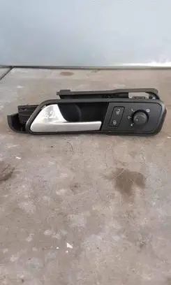 Volkswagen Touran I Rear door handle trim 1T0837197A