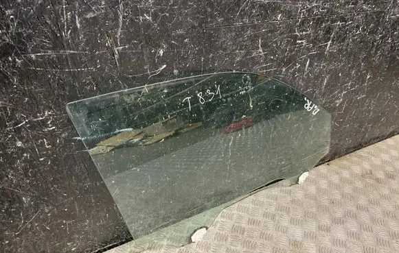 Mazda MX-30 Front door window glass four-door