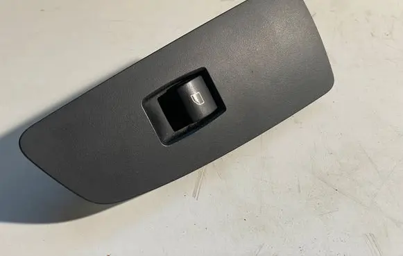 BMW 1 E81 E87 Electric window control switch 6935534