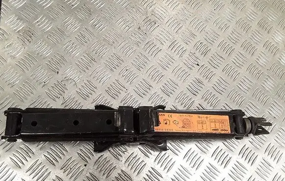 Nissan Navara Tool set 99550