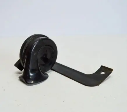 Volkswagen Touareg I Horn signal A286576257L6951186