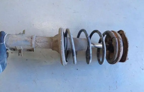 Mitsubishi Carisma Front shock absorber/damper