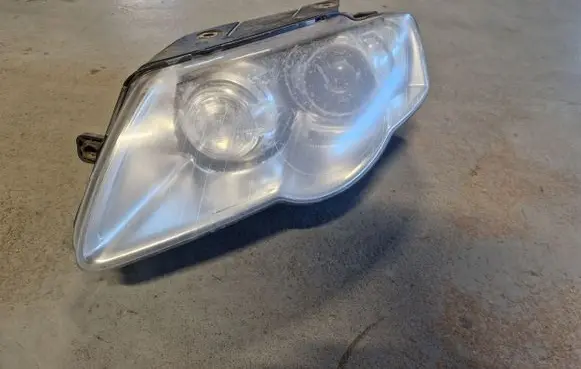 Volkswagen PASSAT B6 Headlight/headlamp 3C0941751K