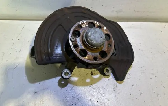 Mercedes-Benz CLA C117 X117 W117 Front wheel hub 
