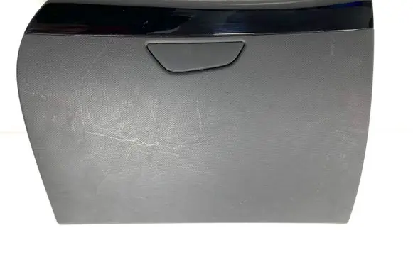 Renault Captur Glove box 685003033R 00134397 00170388