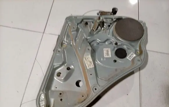 Volkswagen PASSAT B5.5 Front door electric window regulator 3B9839751BA
