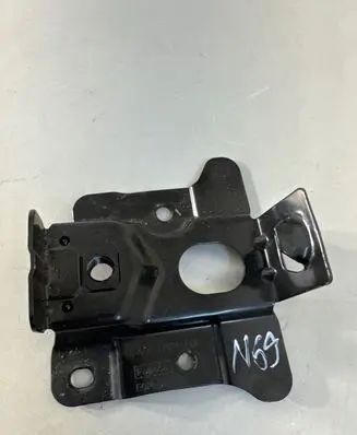 Ford Kuga III Fender mounting bracket LJ6017A056A2B
