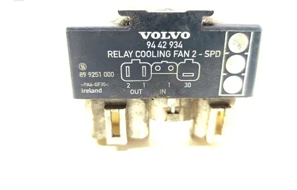 Volvo S70 V70 V70 XC Coolant fan relay 9442934