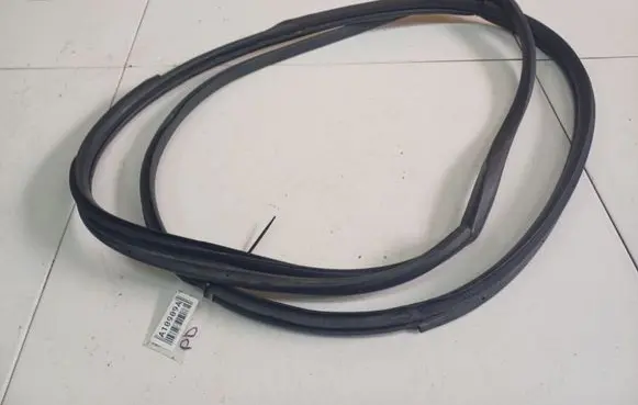 Subaru Legacy Rubber seal front coupe door 
