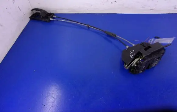 Hyundai i10 Rear door lock