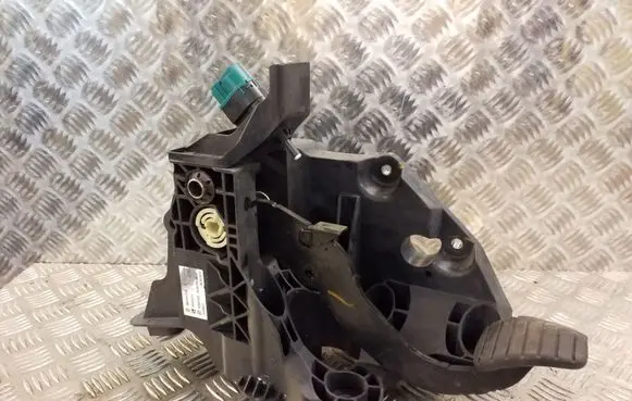 Renault Trafic III (X82) Brake pedal 93459474 565016415R