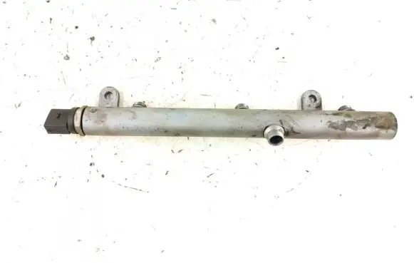 Mercedes-Benz C W204 Fuel main line pipe 6420703095 0061537828