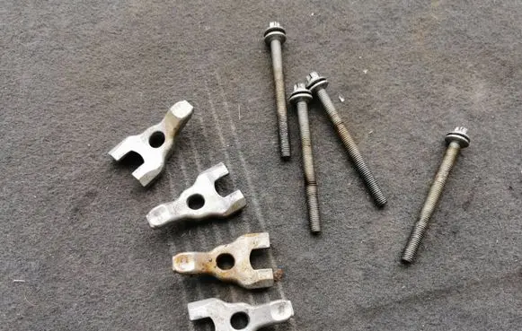 BMW 5 E60 E61 Fuel Injector clamp holder 