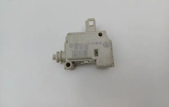 Audi A6 S6 C5 4B Central locking motor 4B9862153 3B0959781