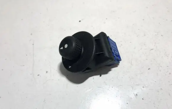 Citroen C2 Wing mirror switch 185526