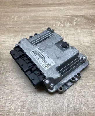 Ford Focus Engine control unit/module ECU 8M5112A650LB 0281011701